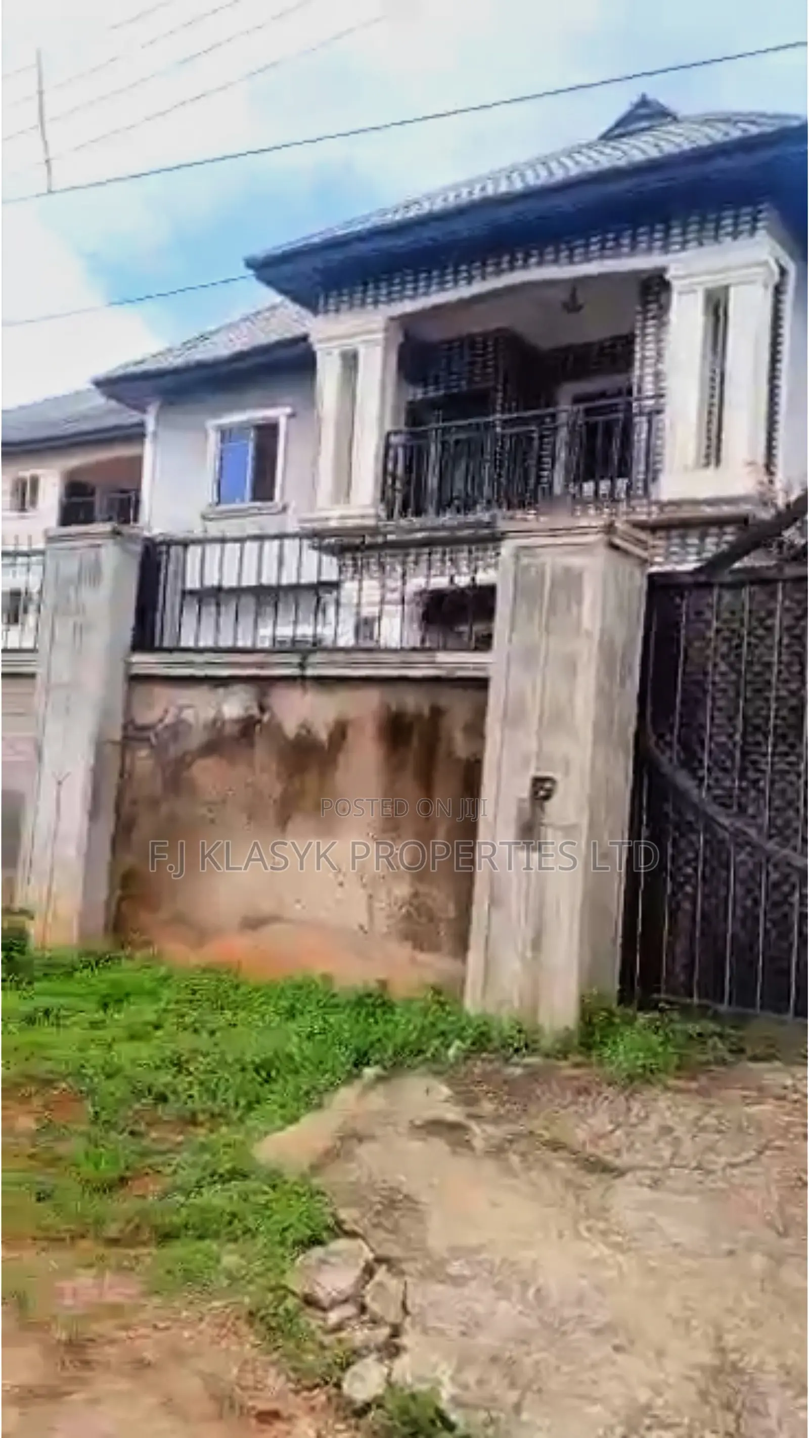 12bdrm Block of Flats in Edo State for sale in Edo State