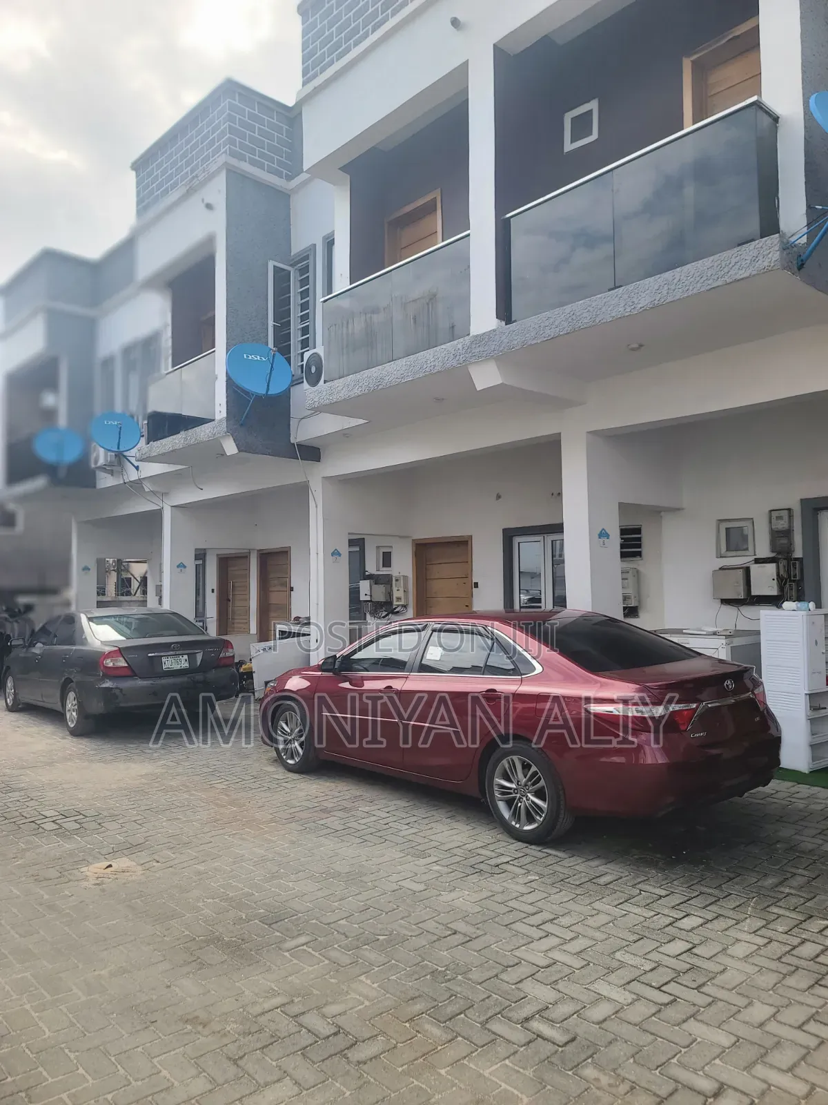 3bdrm Duplex in Ikota for sale in Ikota