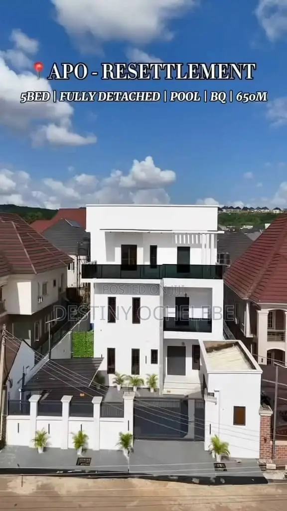5bdrm Duplex in Apo - Resettlement for sale in Apo Resettlement