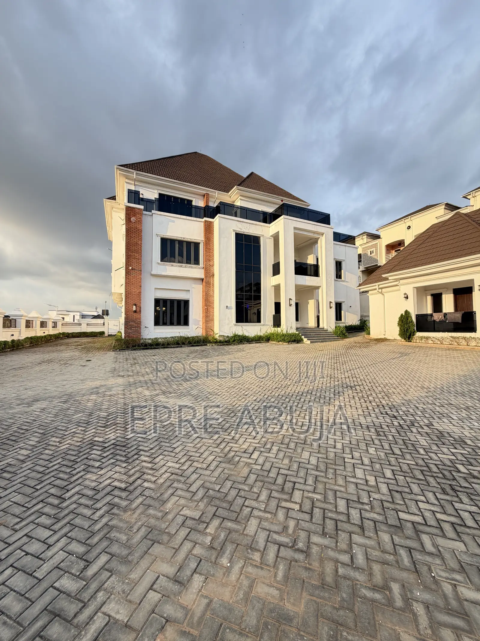 7bdrm Mansion in Guzape District for sale in Guzape District