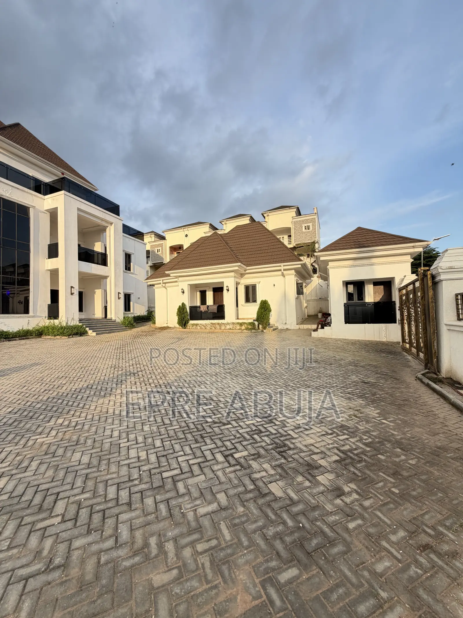 7bdrm Mansion in Guzape District for sale in Guzape District