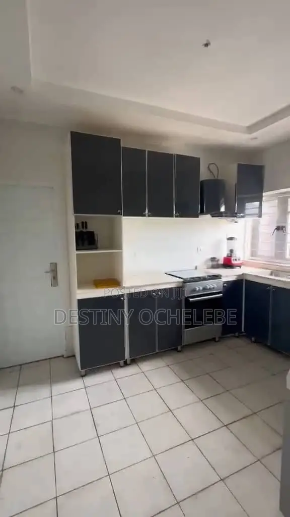 3bdrm Apartment in Guzape for sale in Guzape District