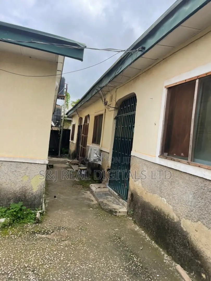 6bdrm Block of Flats in Dei-Dei for sale in Dei-Dei