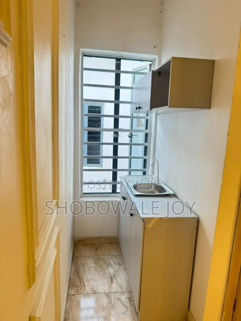 Mini Flat in Harris  Drive Vgc for rent in VGC / Ajah