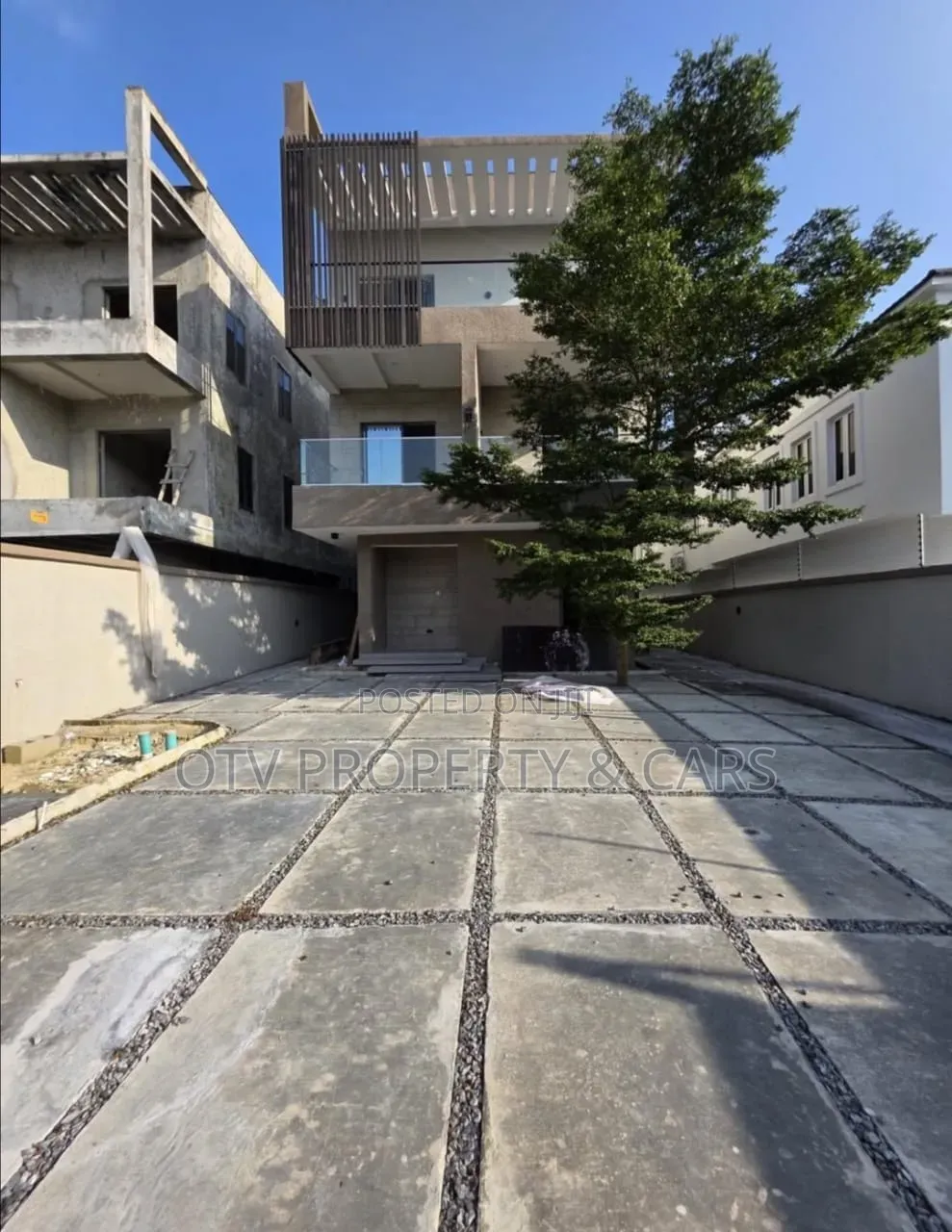 5bdrm Duplex in Lekki Phase 1 for sale in Lekki Phase 1