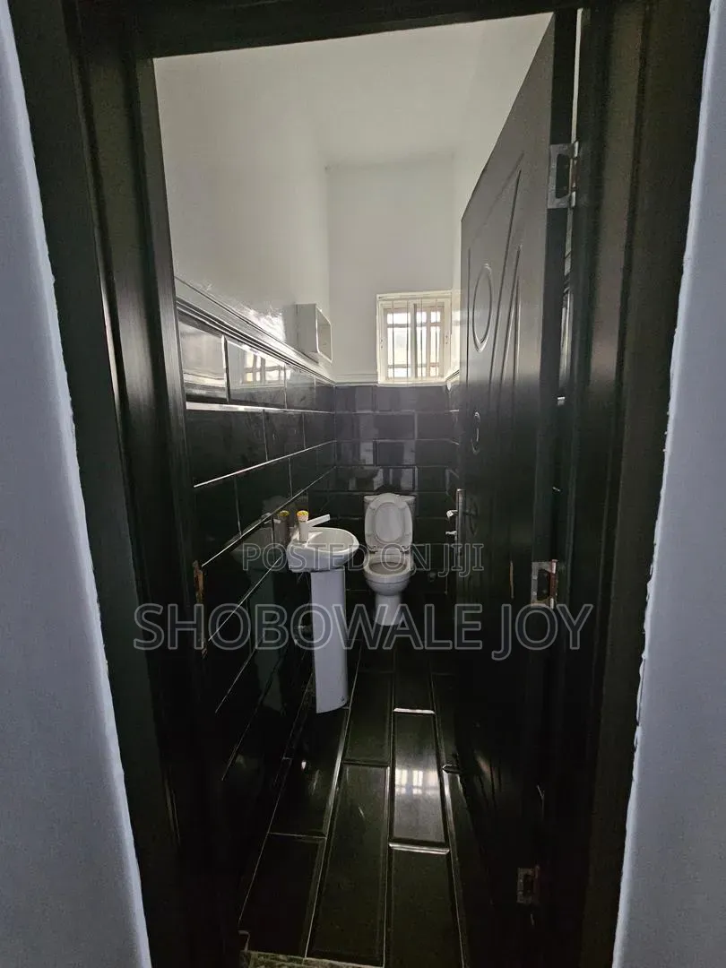 4bdrm Duplex in Lekki Right for rent in Lekki Phase 1