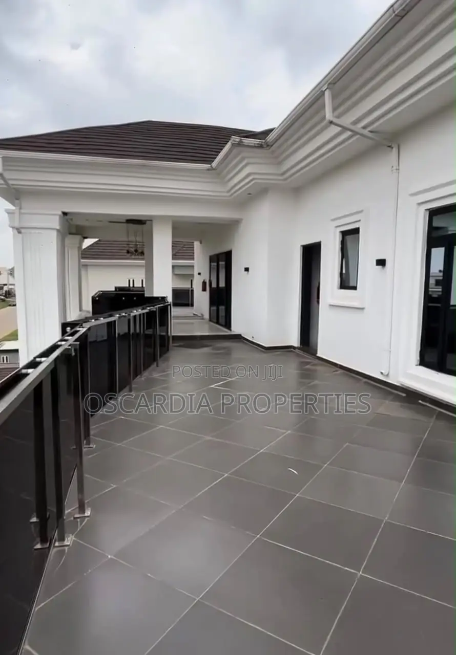9bdrm Duplex in Guzape District for sale in Guzape District