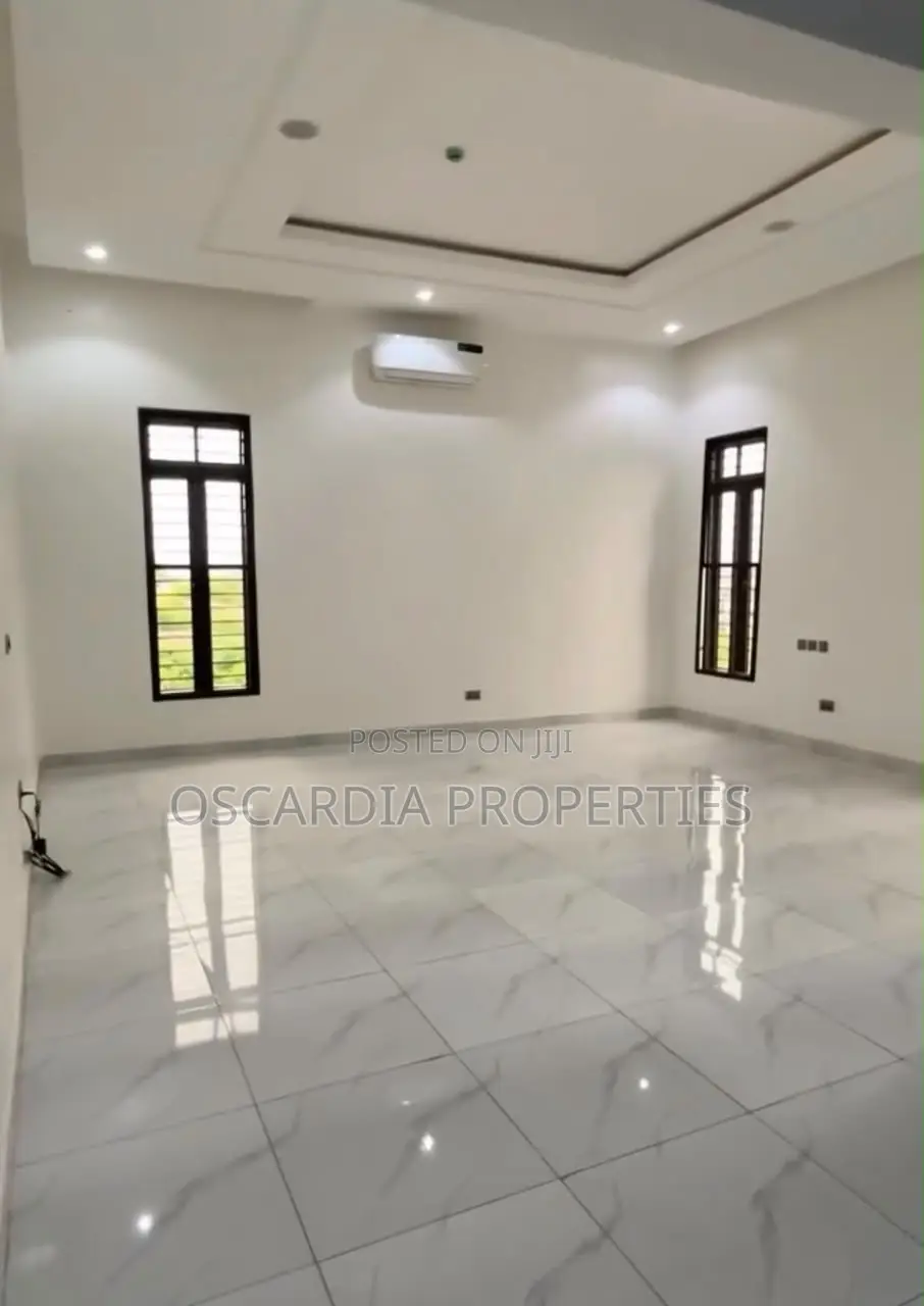 9bdrm Duplex in Guzape District for sale in Guzape District