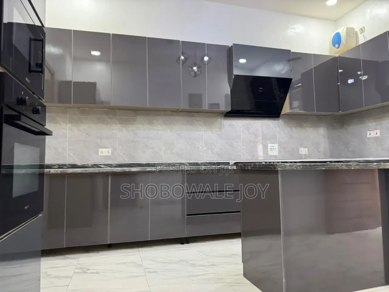 5bdrm Duplex in Chevron Drive for rent in Chevron