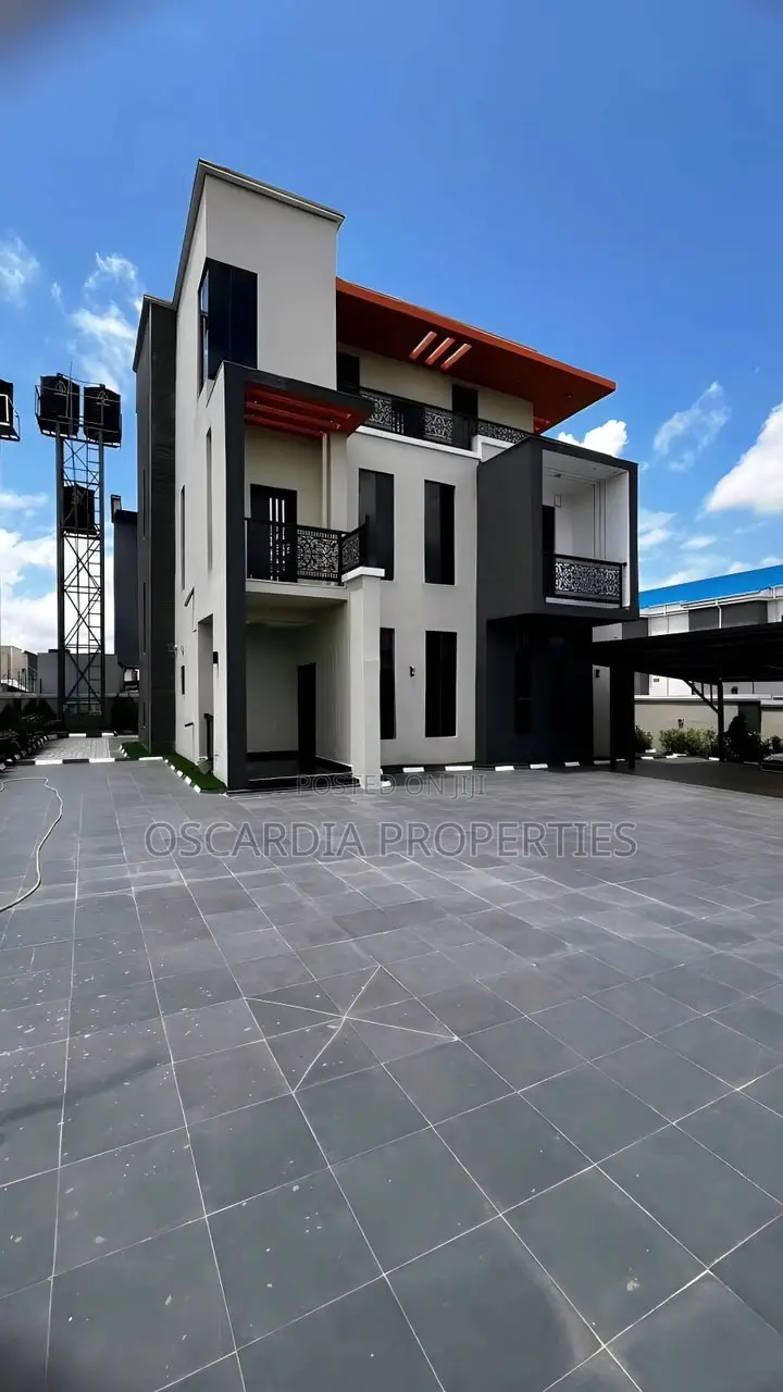 5bdrm Duplex in Apo Resettlement for sale in Apo Resettlement