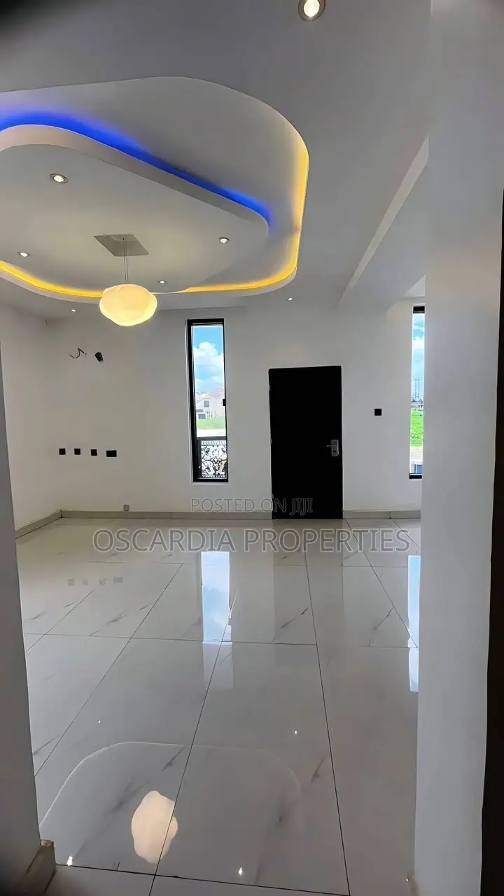 5bdrm Duplex in Apo Resettlement for sale in Apo Resettlement