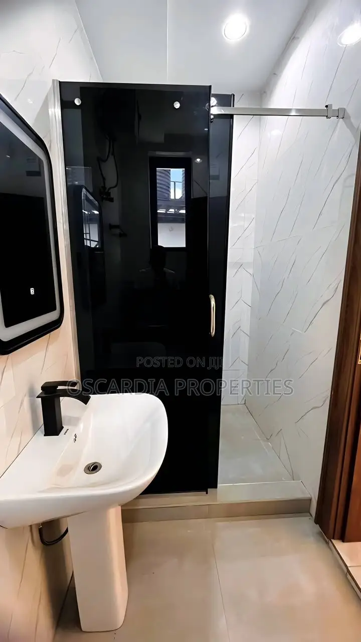 5bdrm Duplex in Apo Resettlement for sale in Apo Resettlement