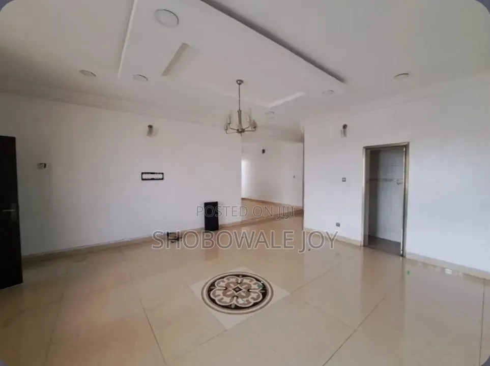 3bdrm Apartment in Lekki Phase1 for rent in Lekki Phase 1