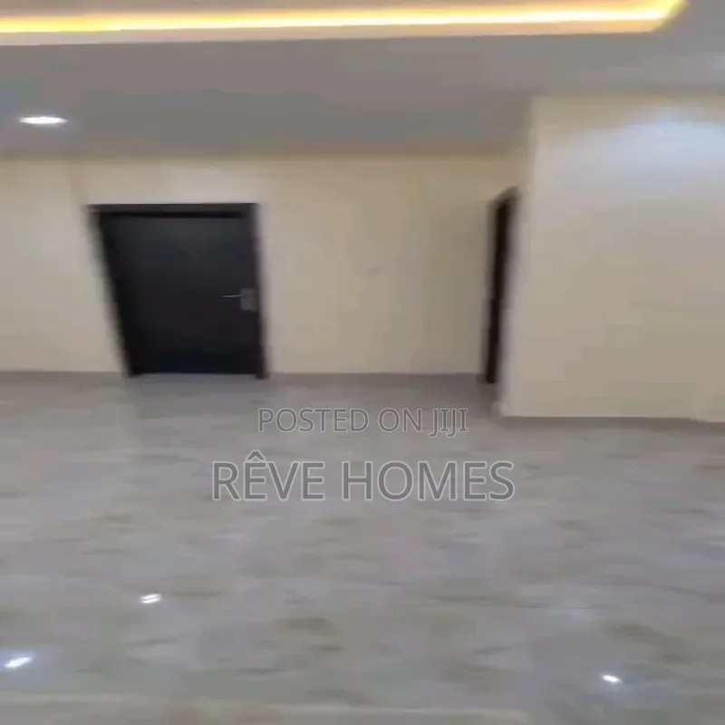 3bdrm Block of Flats in Onike for rent in Onike