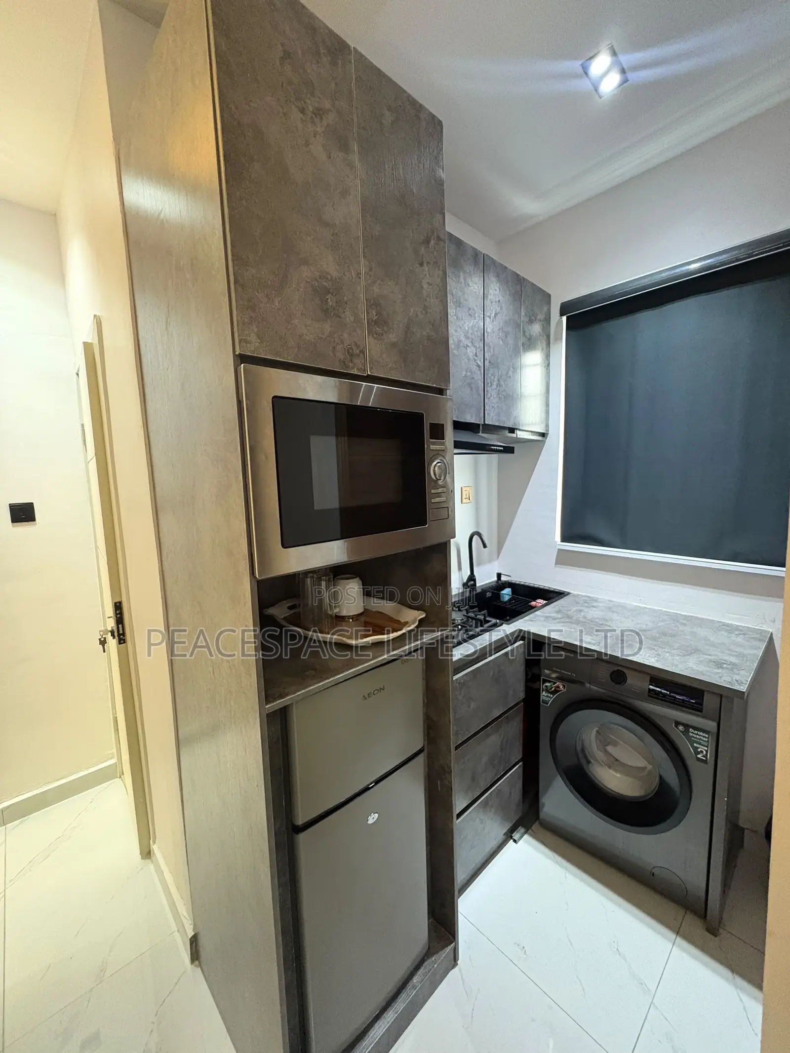 Elegant 1 Bedroom Apartment With Balcony Yaba in Yaba