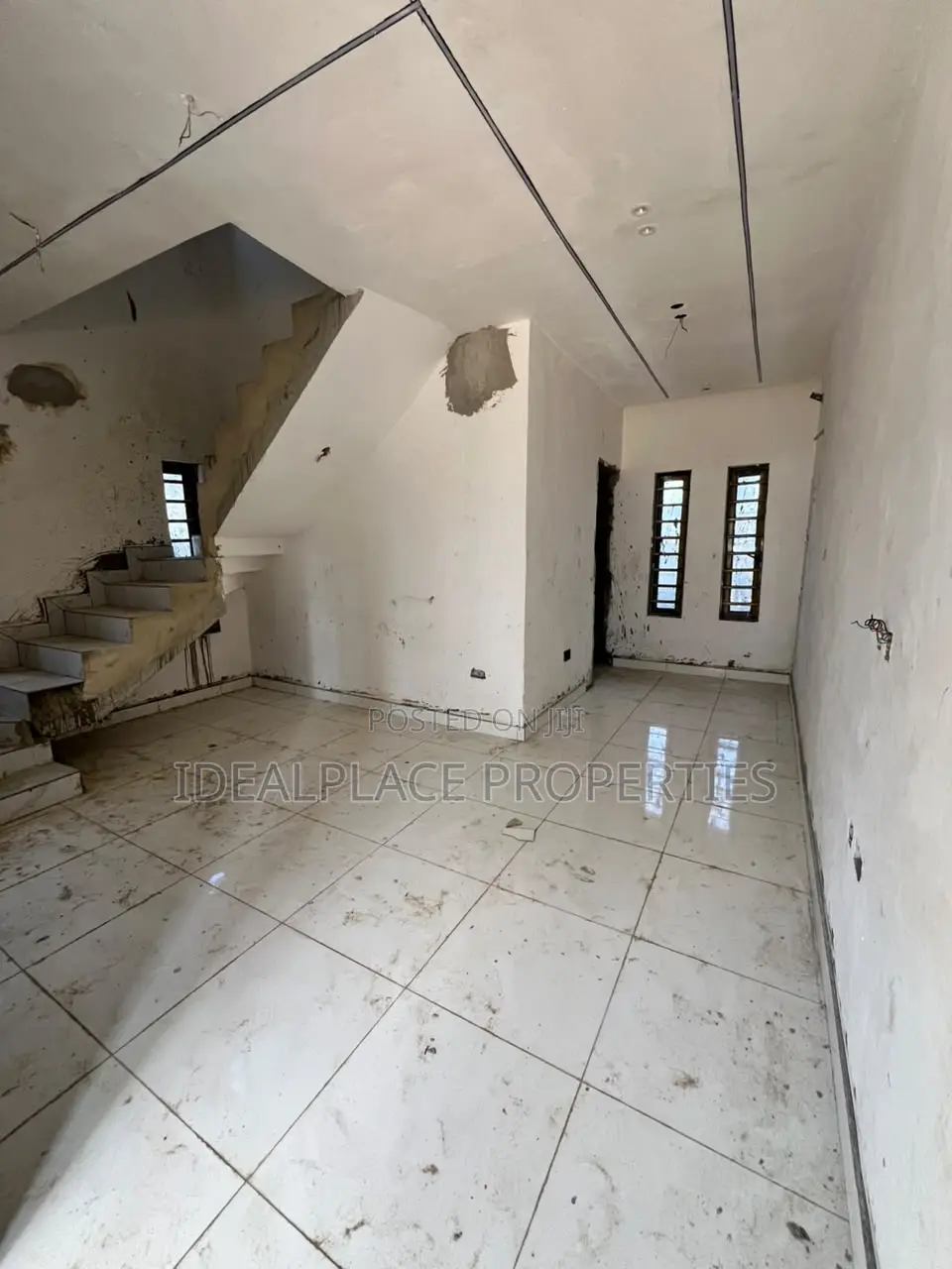 3bdrm Townhouse/Terrace in Ikota for sale in Ikota