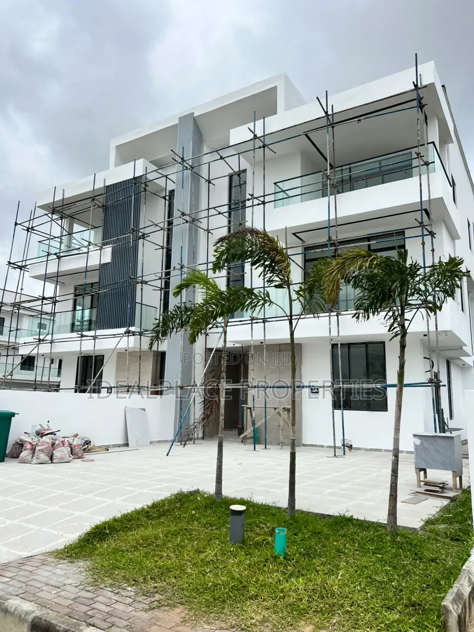 6bdrm Duplex in Ikate for sale in Ikate