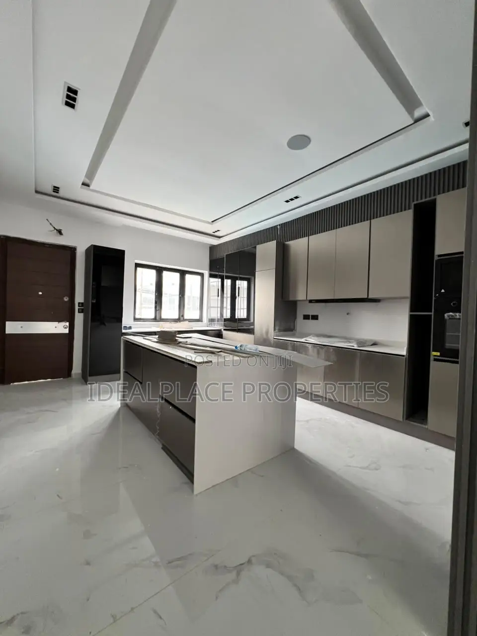 6bdrm Duplex in Ikate for sale in Ikate