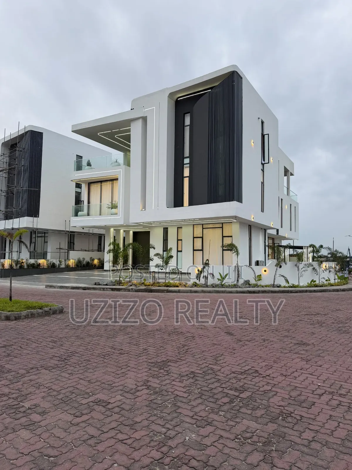 5bdrm Duplex in Osapa London for sale in Osapa london