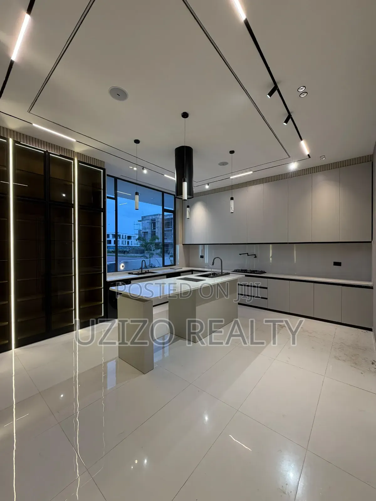 5bdrm Duplex in Osapa London for sale in Osapa london