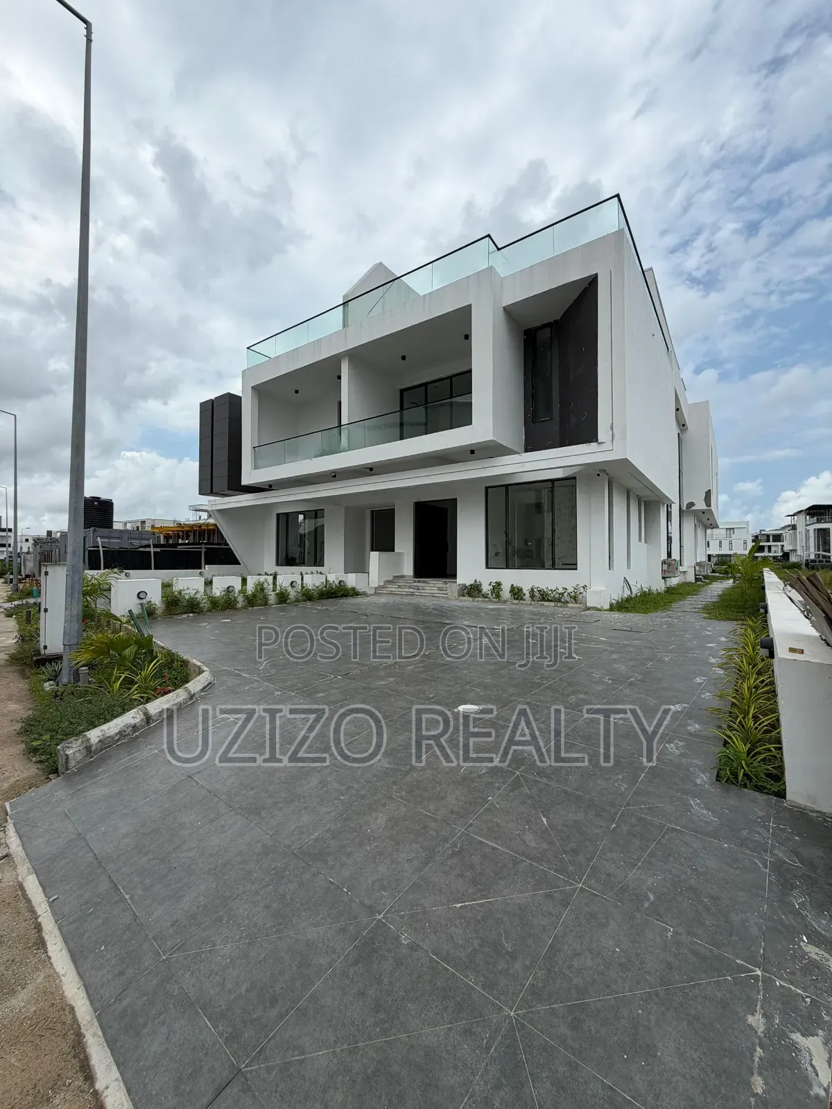 5bdrm Duplex in Ikate for sale in Ikate
