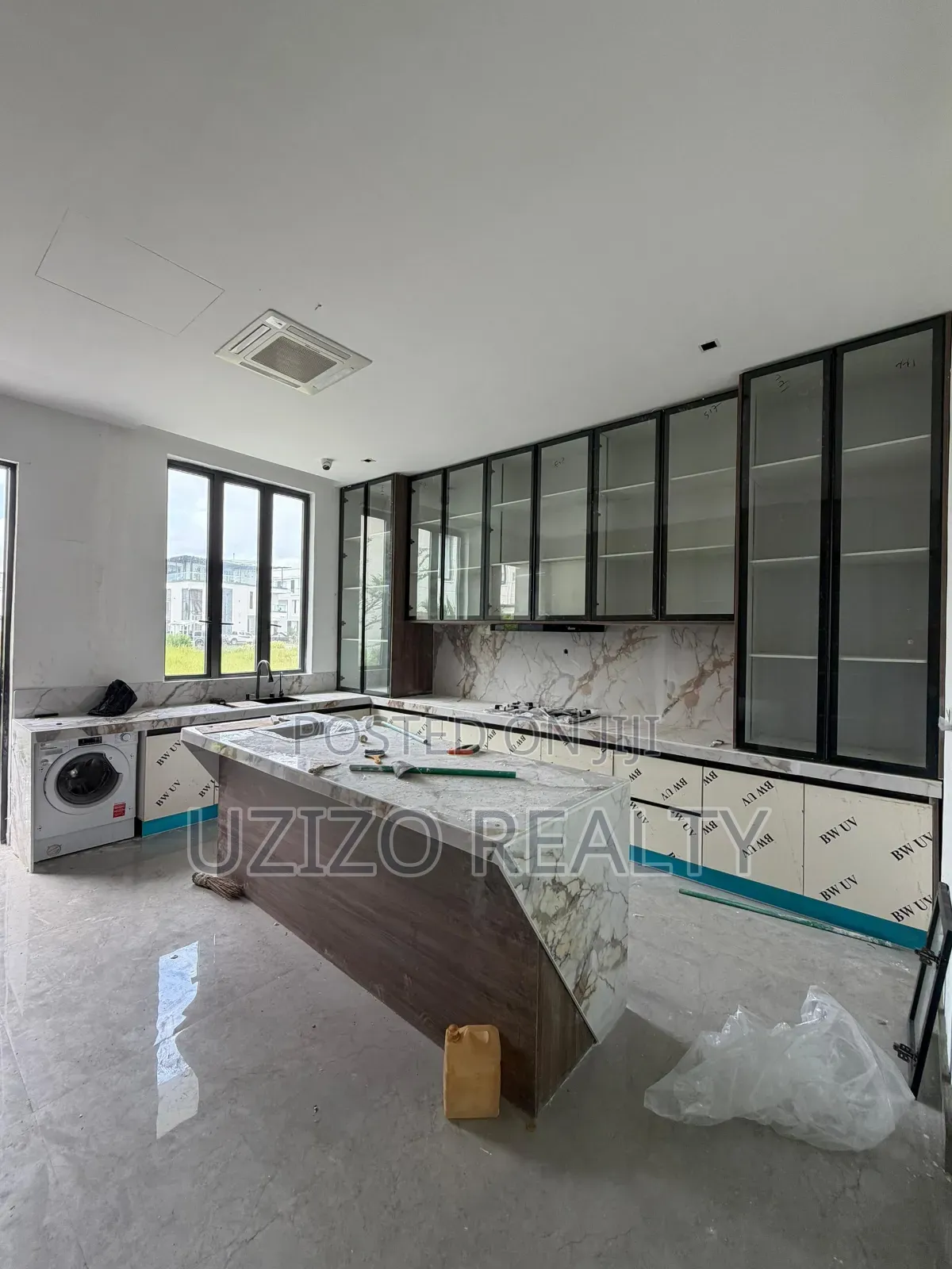 5bdrm Duplex in Ikate for sale in Ikate
