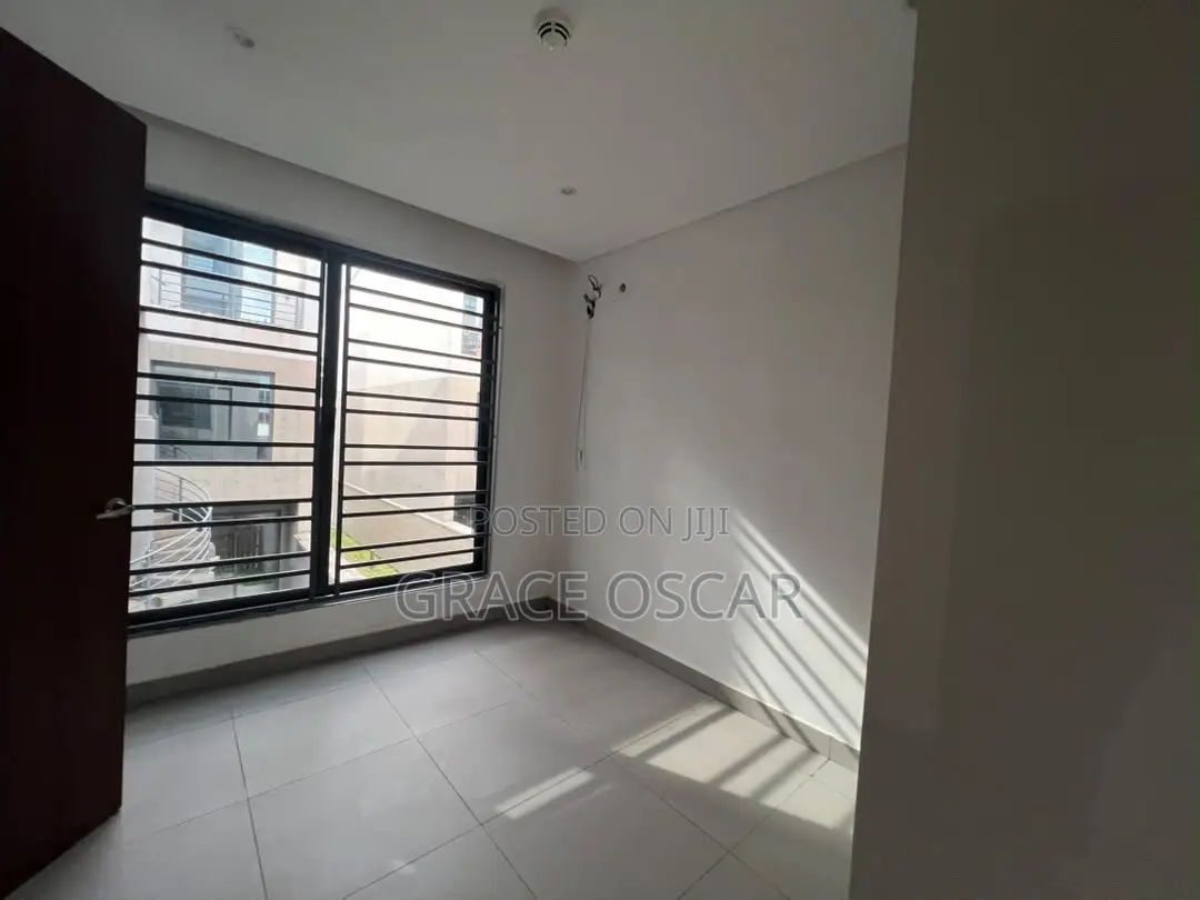 4bdrm Duplex in Chevron for rent in Chevron