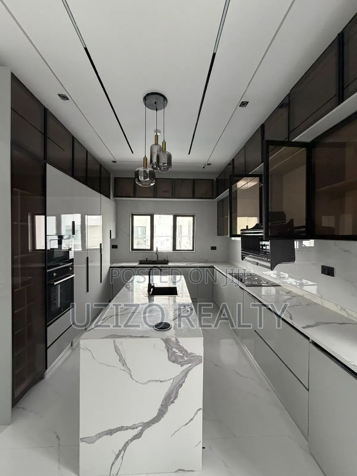 5bdrm Duplex in Ikate for sale in Ikate