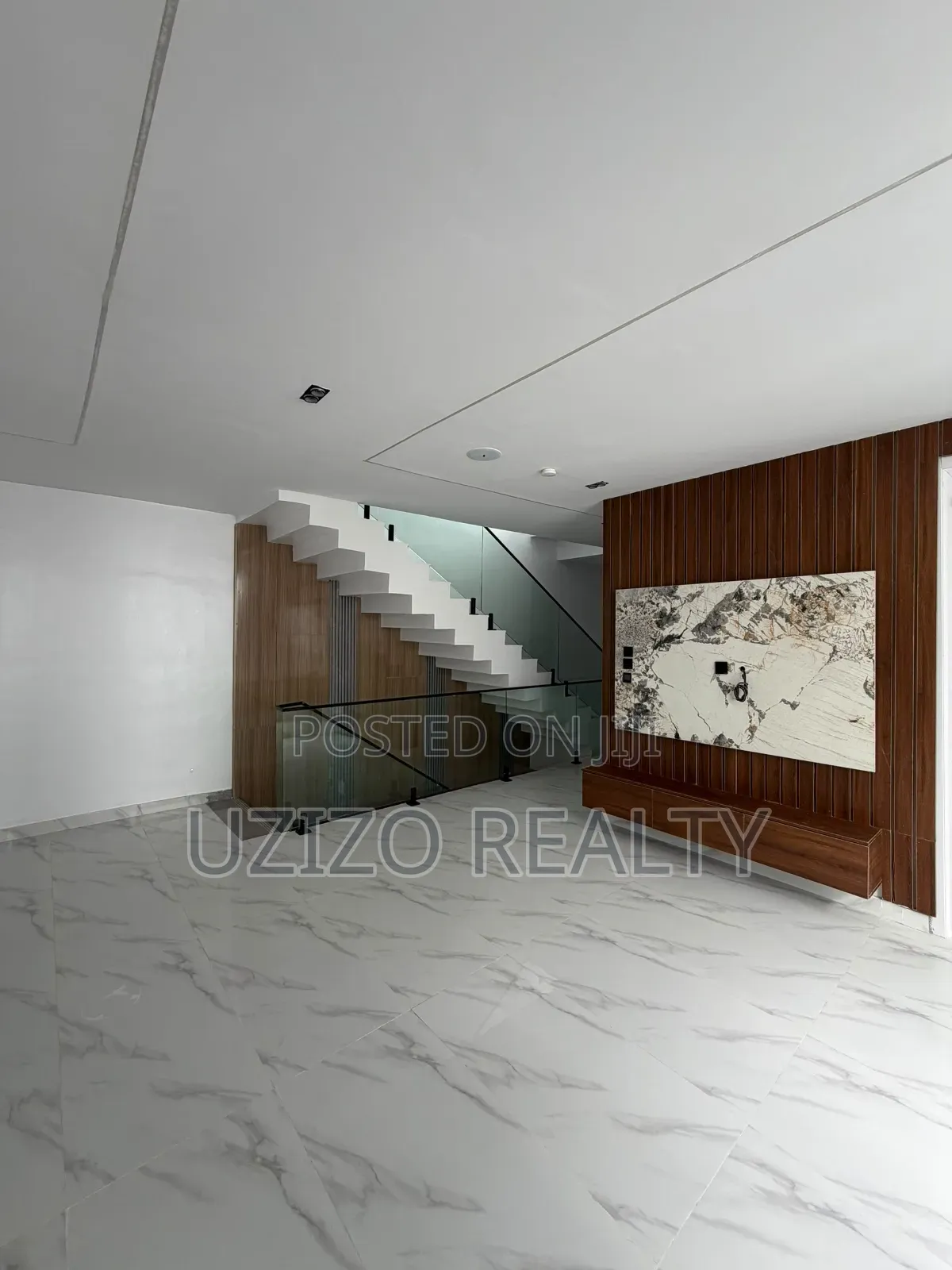 5bdrm Duplex in Ikate for sale in Ikate