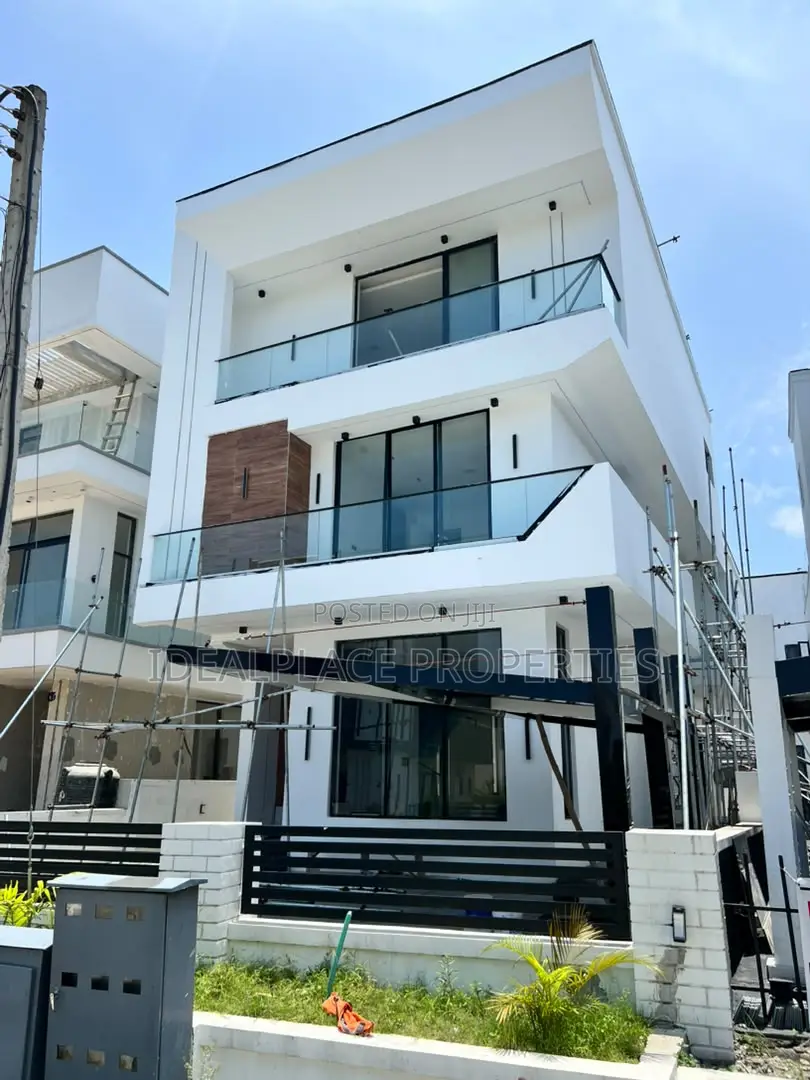 5bdrm Duplex in Megamound Estate, Ikota for sale in Ikota