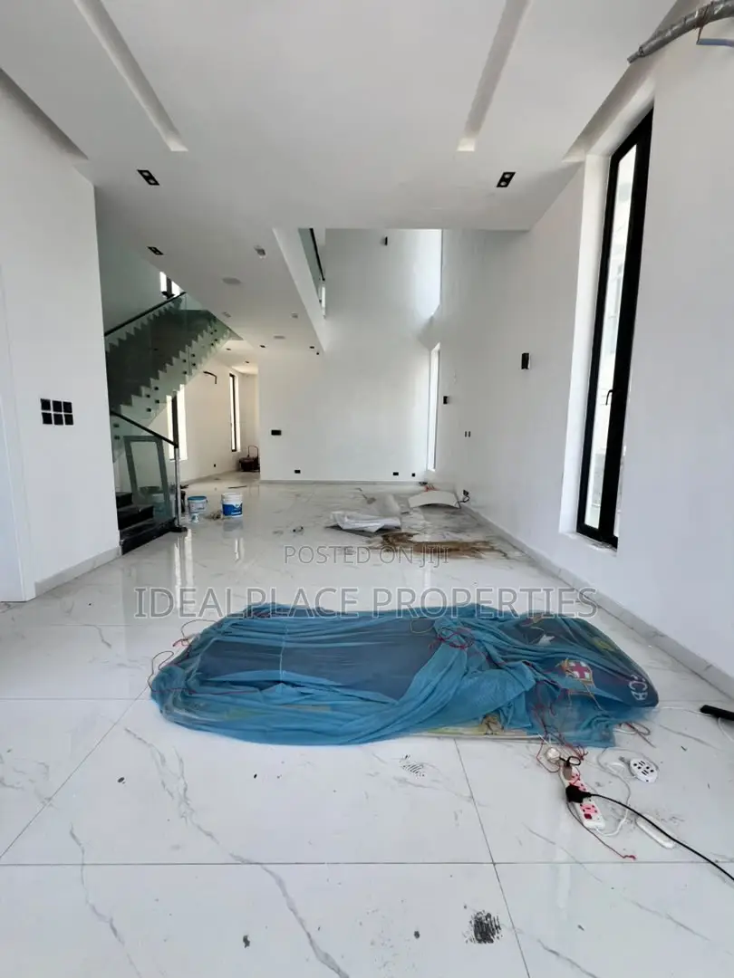 5bdrm Duplex in Megamound Estate, Ikota for sale in Ikota