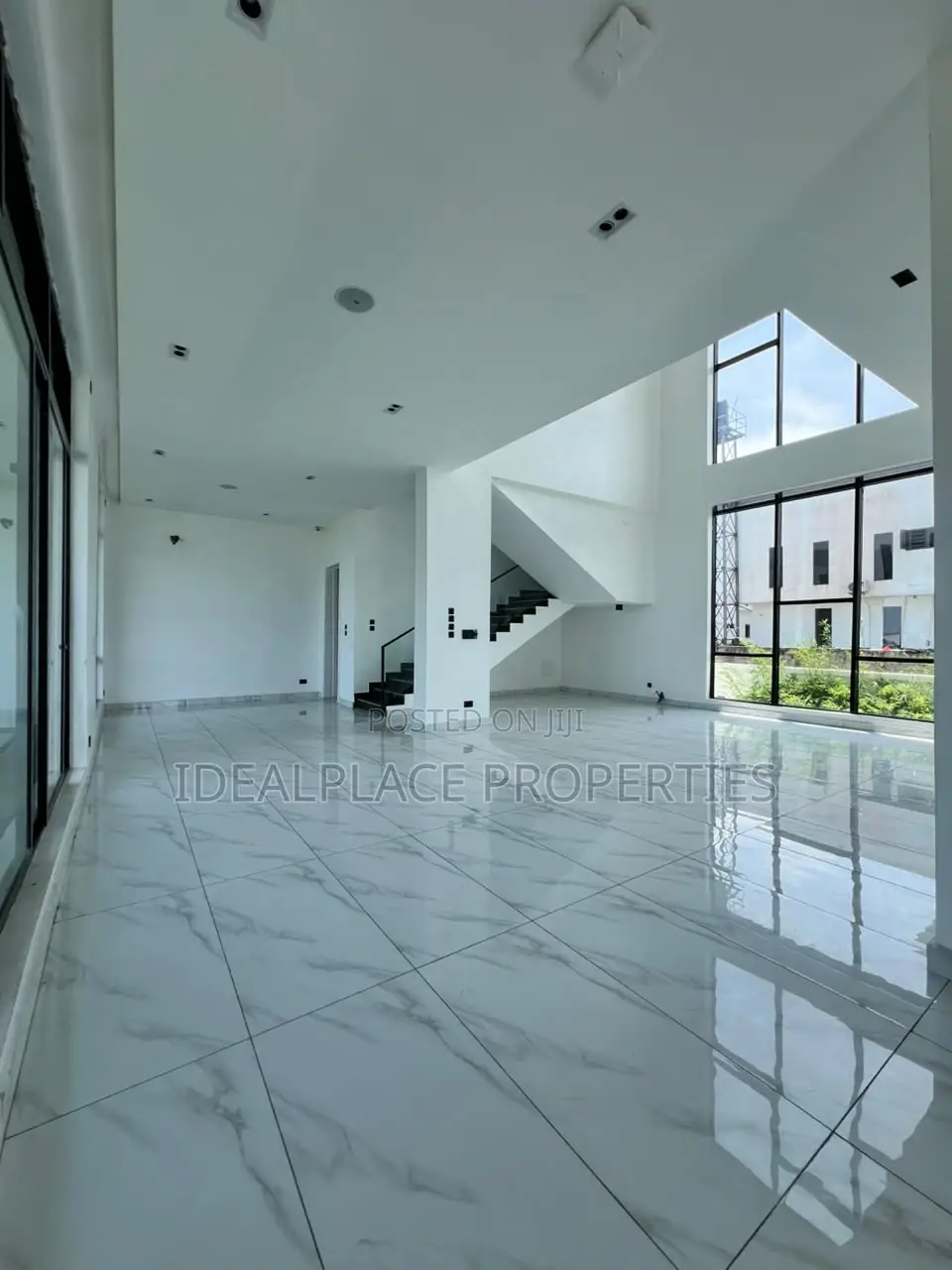 5bdrm Duplex in Megamound Estate, Ikota for sale in Ikota
