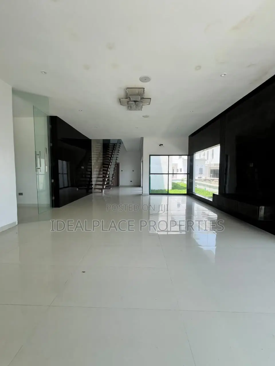 5bdrm Duplex in Megamound Estate, Ikota for sale in Ikota
