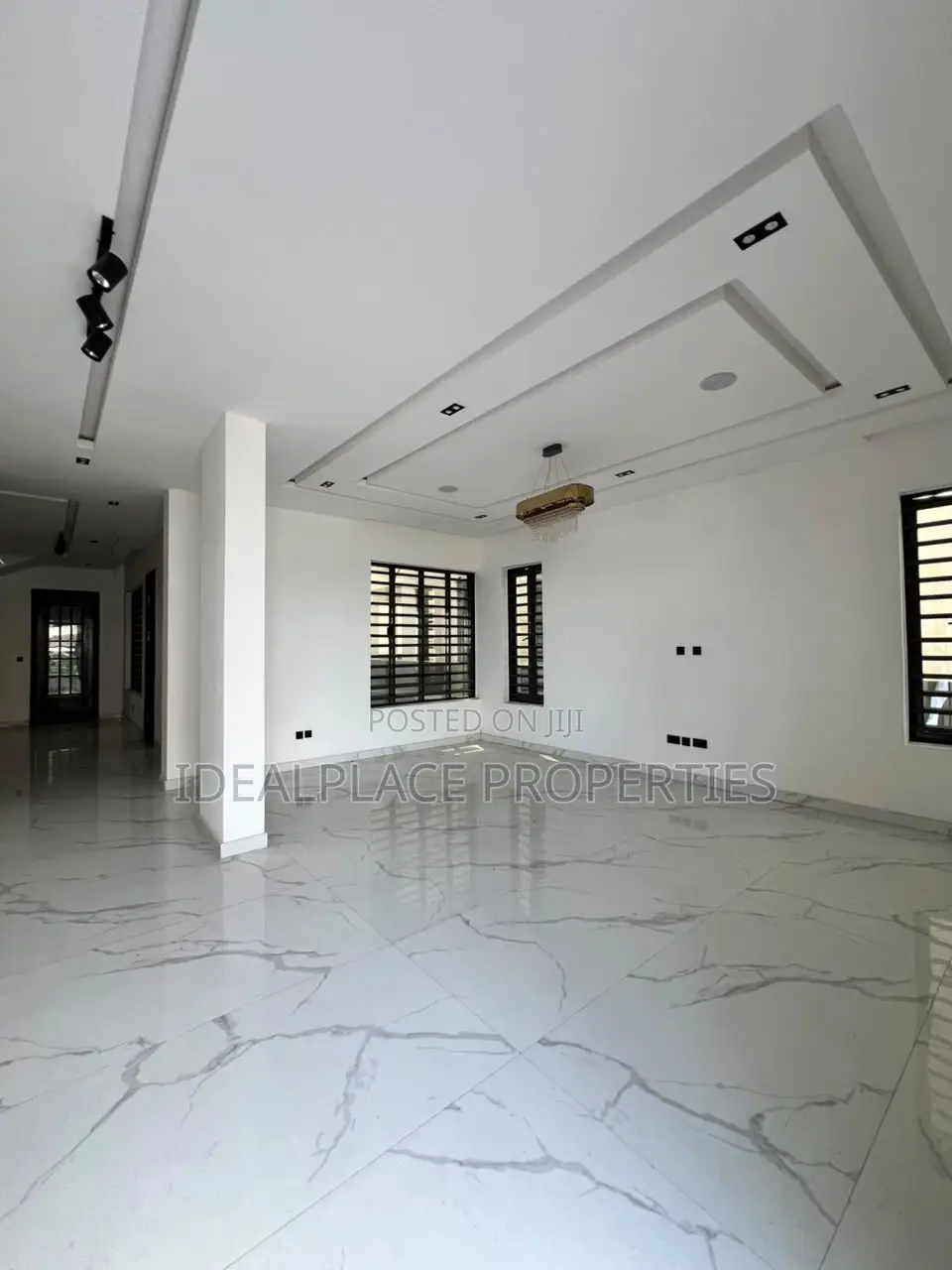 5bdrm Duplex in Megamound Estate, Ikota for sale in Ikota