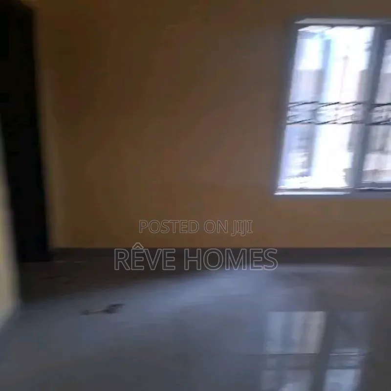 3bdrm Block of Flats in Mende for rent in Mende