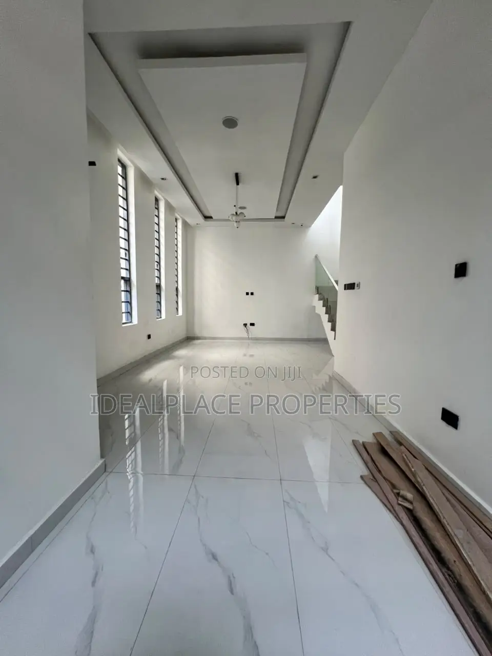 4bdrm Duplex in Chevron for sale in Chevron