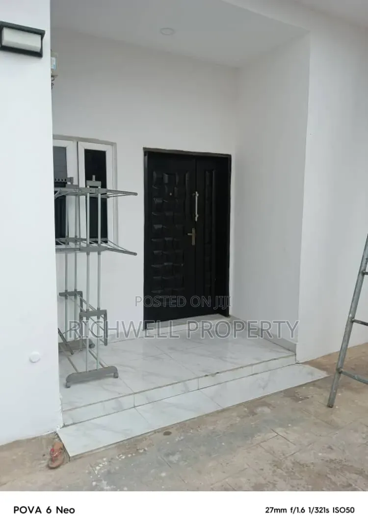2bdrm Block of Flats in White Gate Oluyole for rent in Oluyole Estate