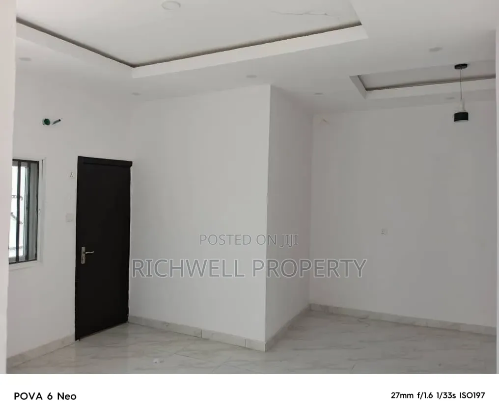 2bdrm Block of Flats in White Gate Oluyole for rent in Oluyole Estate