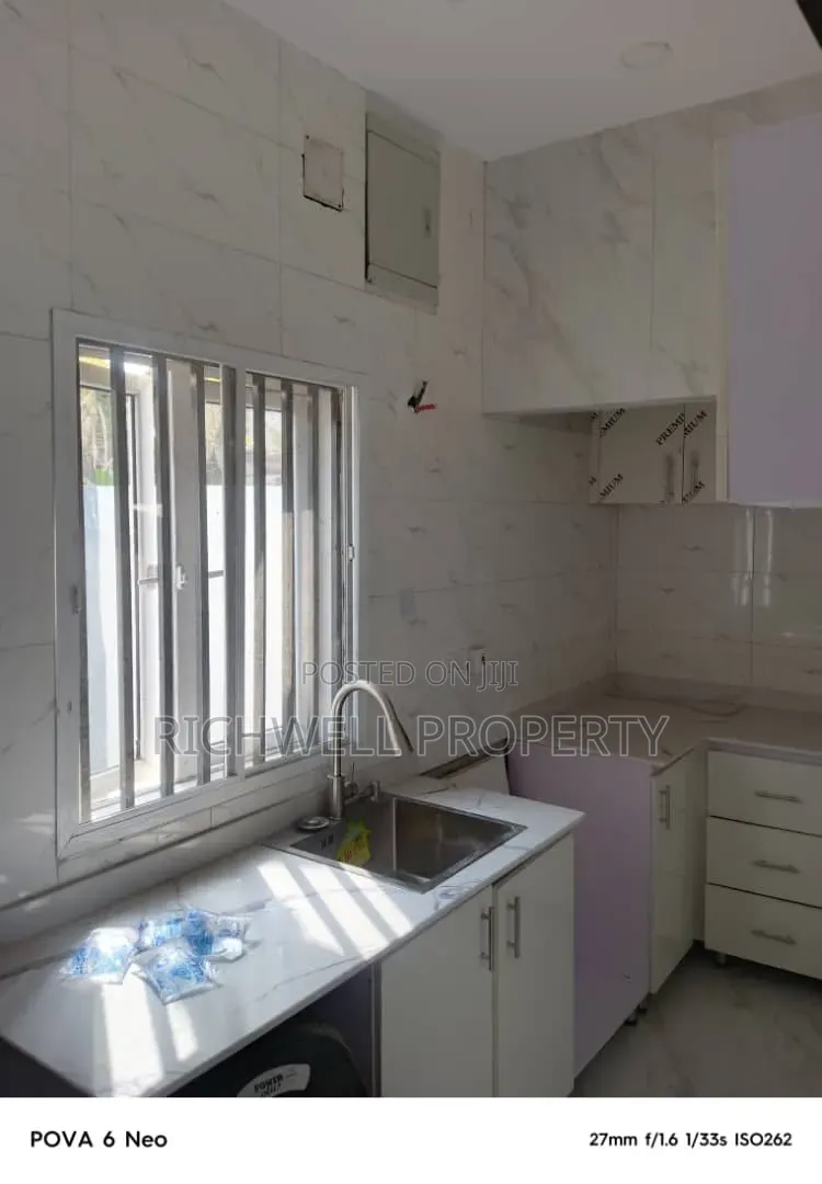 2bdrm Block of Flats in White Gate Oluyole for rent in Oluyole Estate