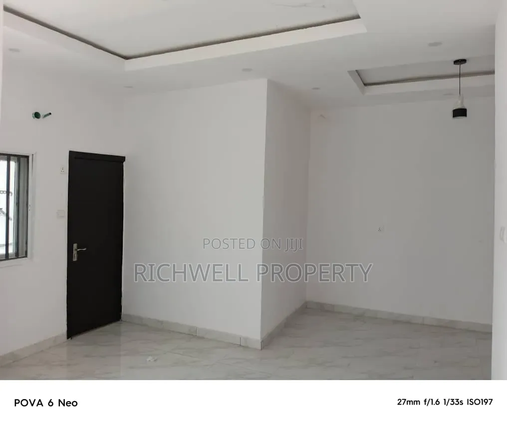 2bdrm Block of Flats in White Gate Oluyole for rent in Oluyole Estate