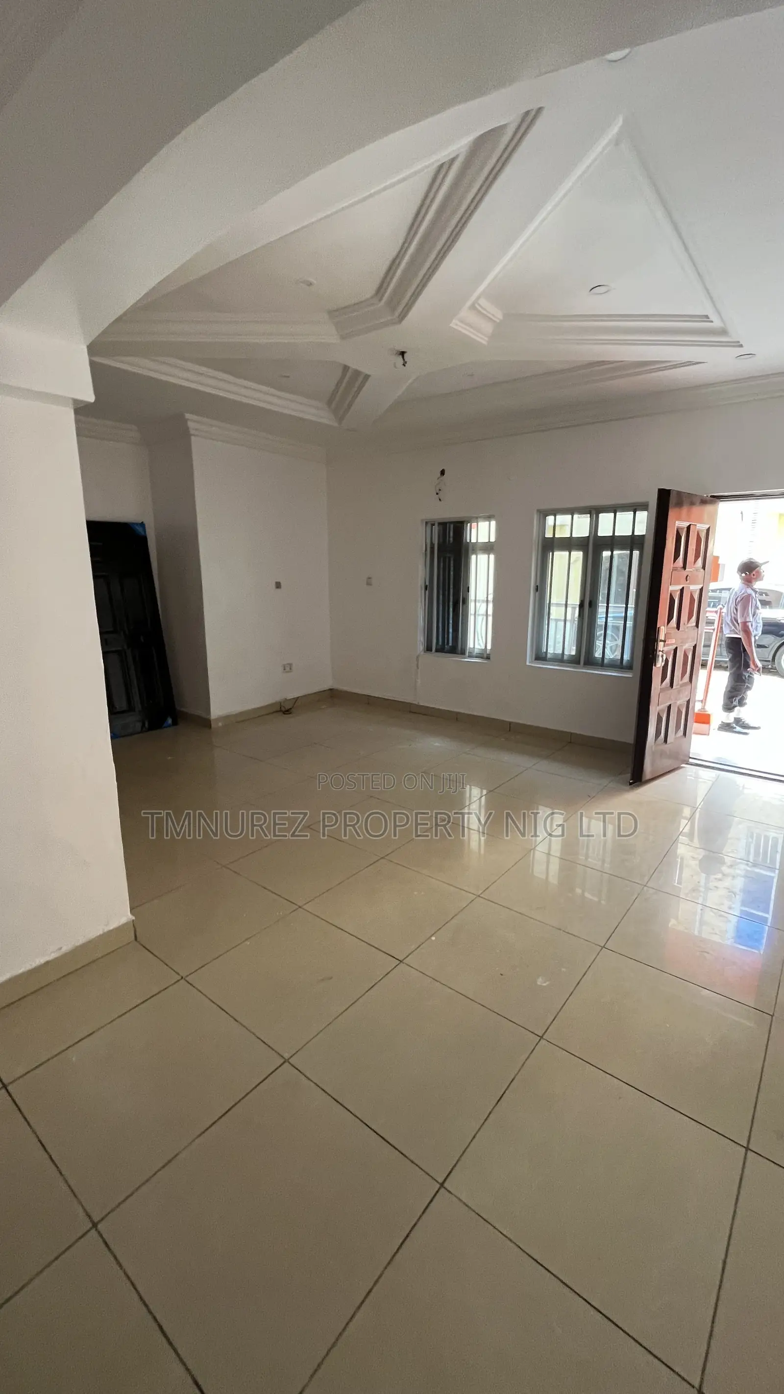 3bdrm Apartment in Inside An Estate for rent in Chevron