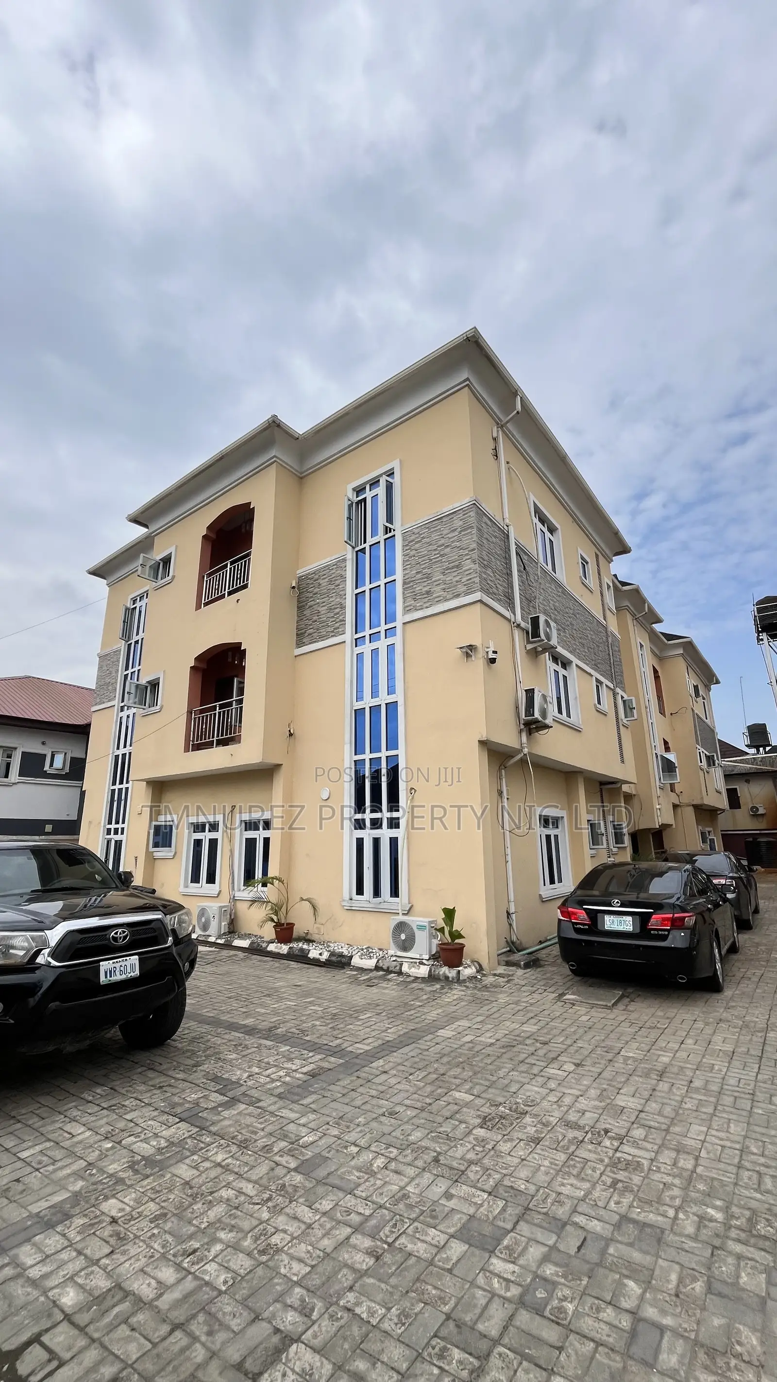 3bdrm Apartment in Inside An Estate for rent in Chevron