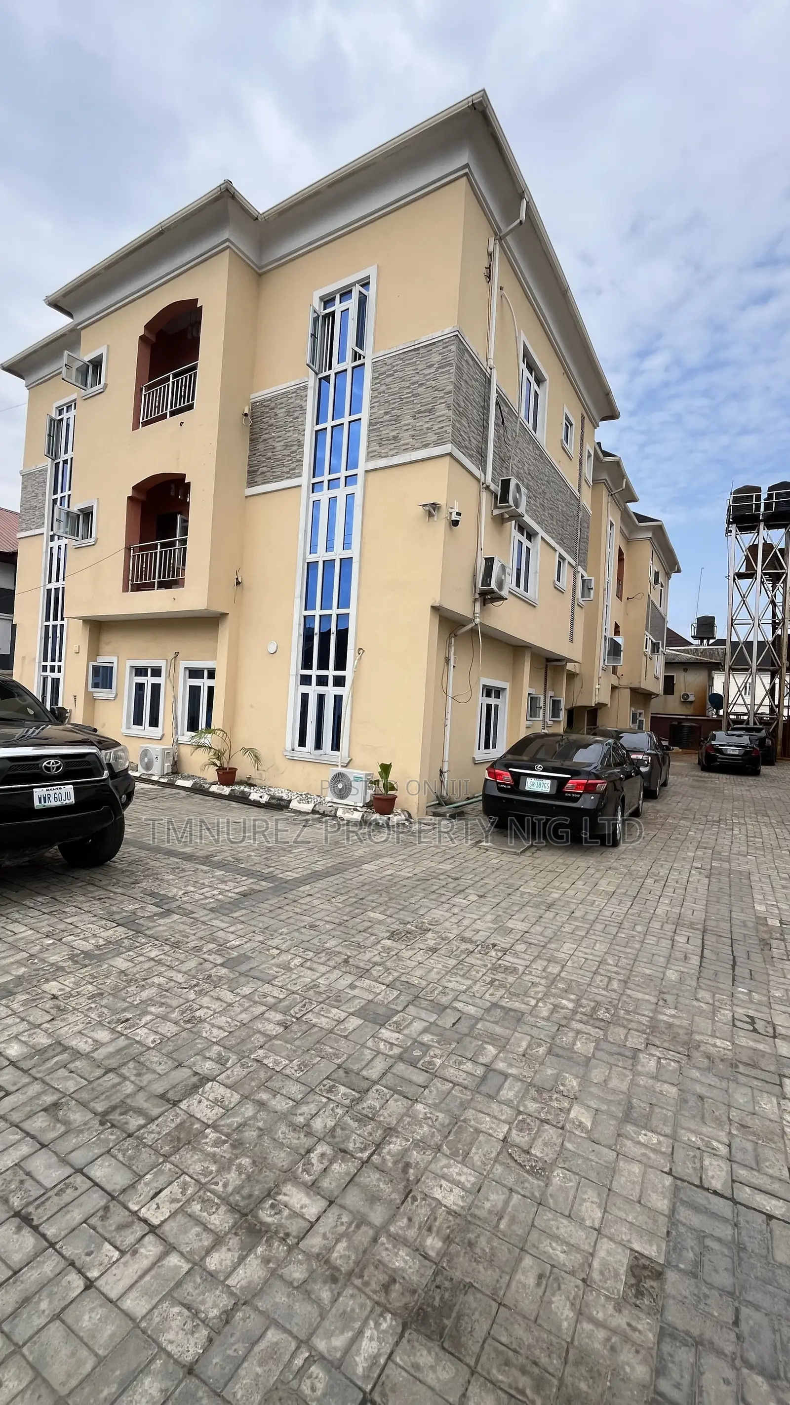 3bdrm Apartment in Inside An Estate for rent in Chevron