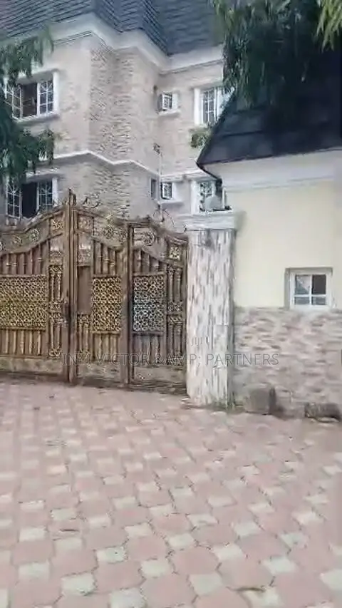 7bdrm Duplex in Maitama for sale in Maitama