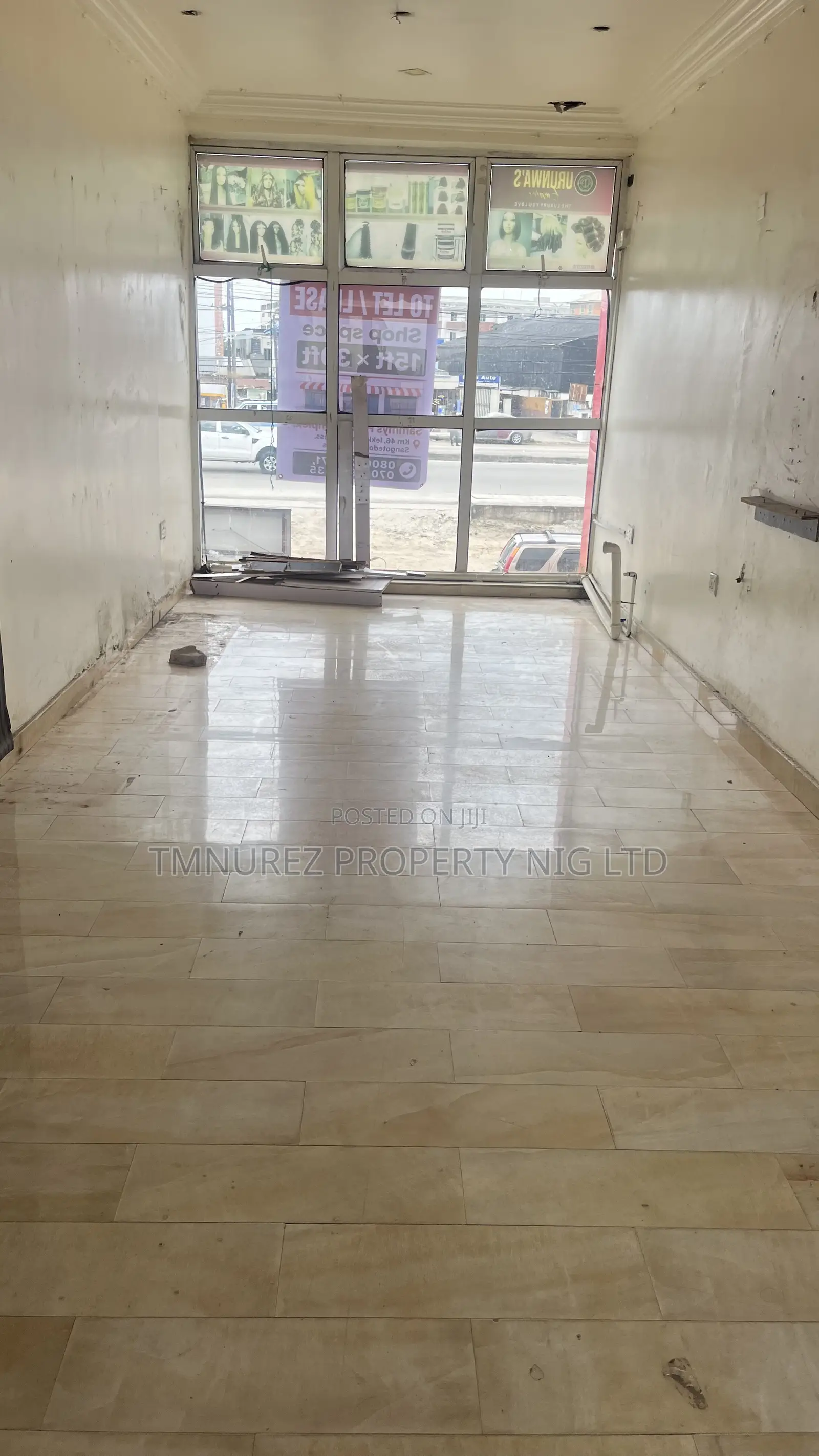 Showroom Shop in Sangotedo