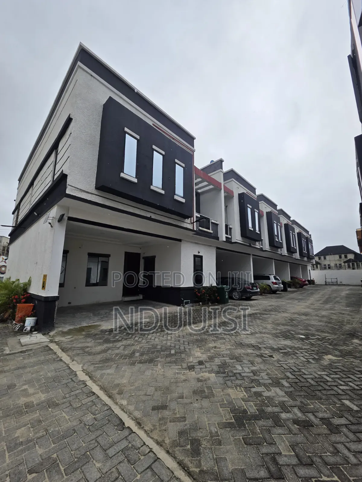 4bdrm Townhouse/Terrace in Chevron for sale in Chevron