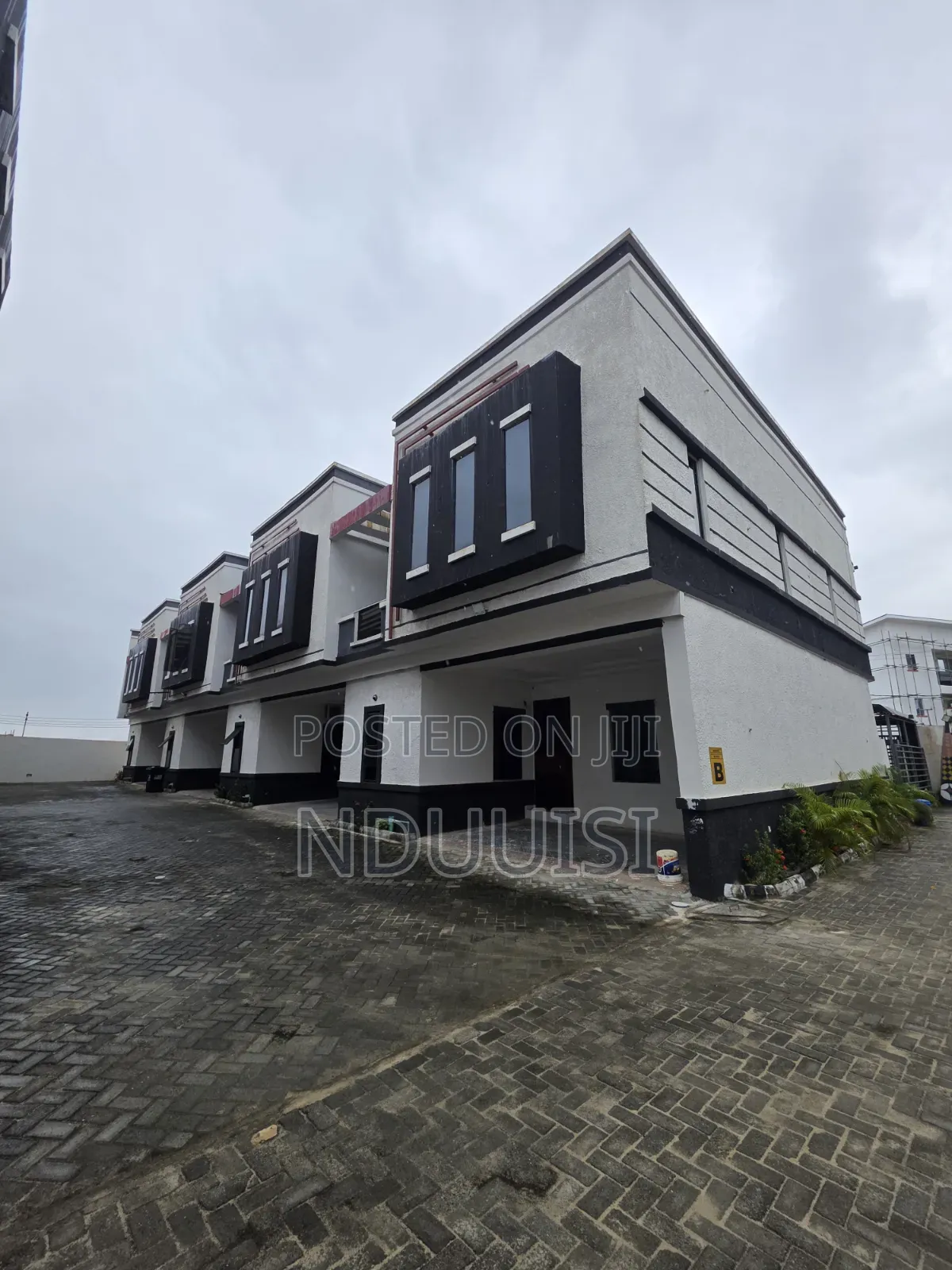 2bdrm Townhouse/Terrace in Chevron for sale in Chevron