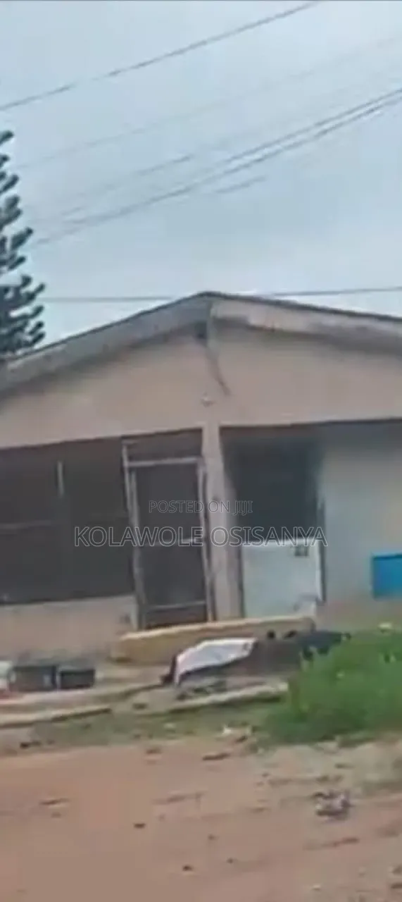 5bdrm Apartment in Igando / Ikotun/Igando for sale in Igando / Ikotun/Igando