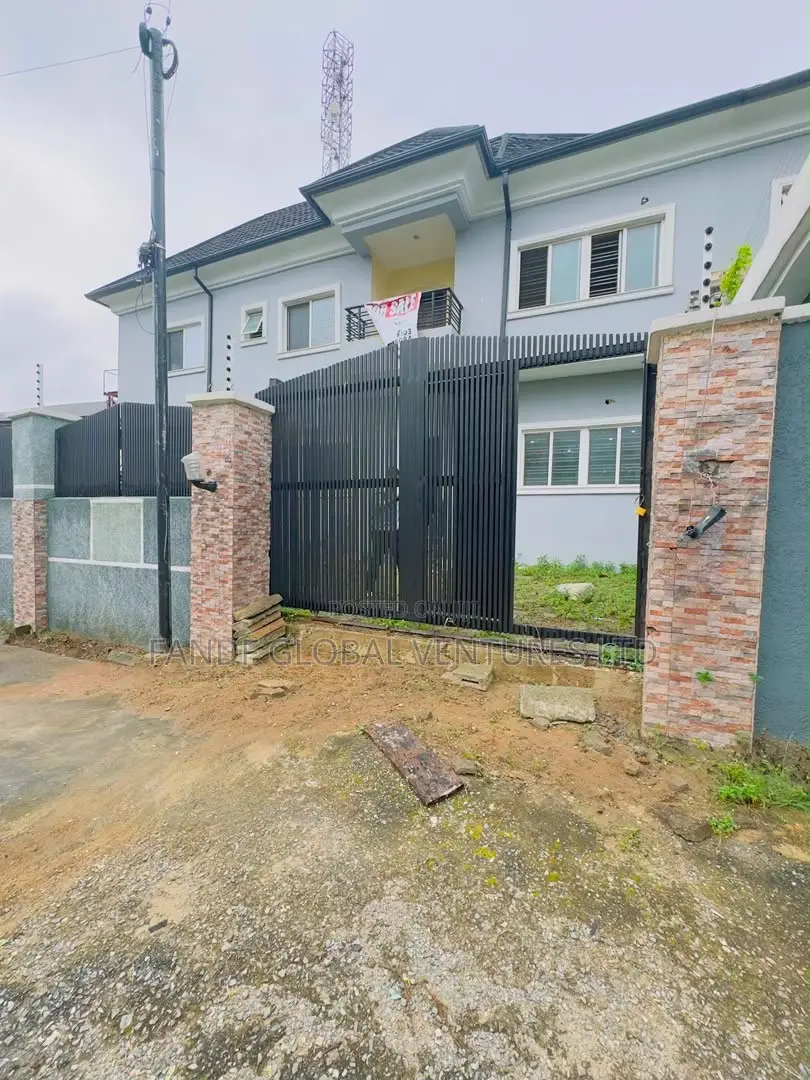 3bdrm Duplex in Magodo for sale in Magodo