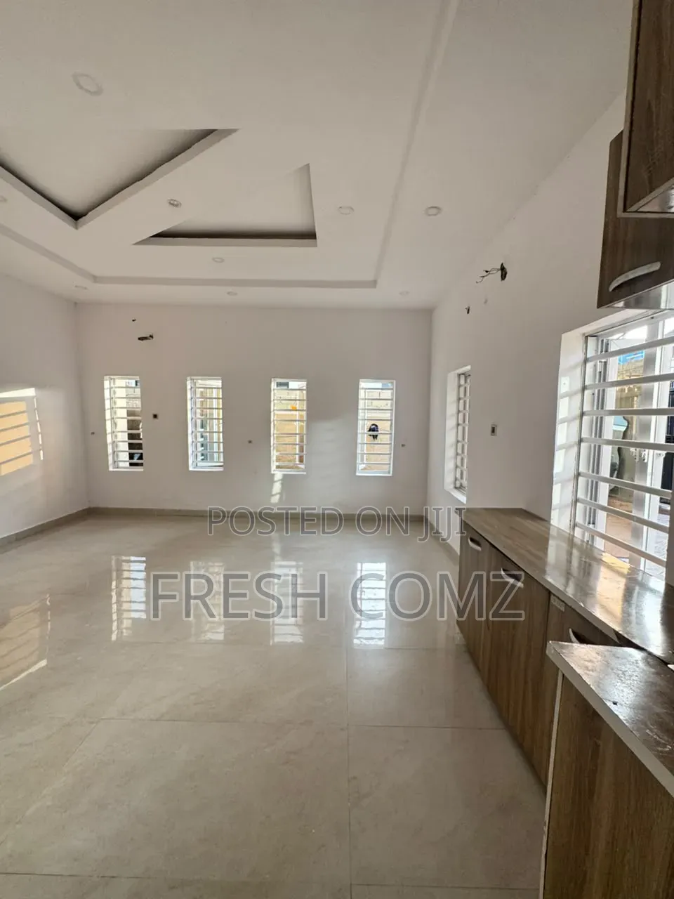 Mini Flat in Chevron for rent in Chevron